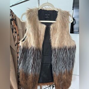 Faux fur tri-color vest - size L
